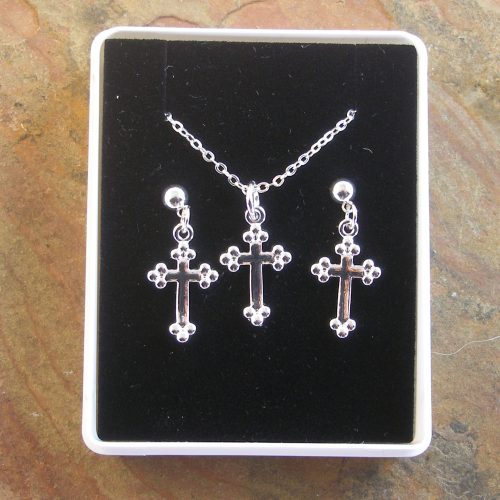 Clubbed Cross Pendant And Earrings